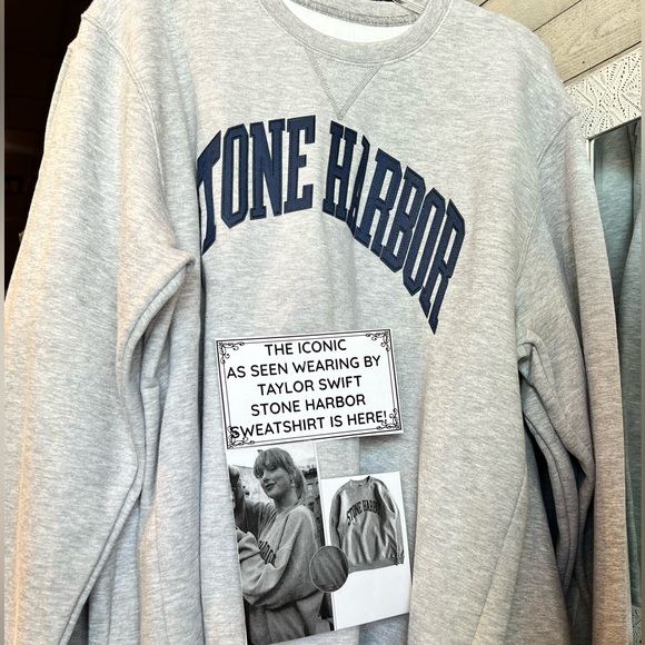 Taylor Swift Sweatshirt!!! ✨✨✨✨ - Picture 2 of 5